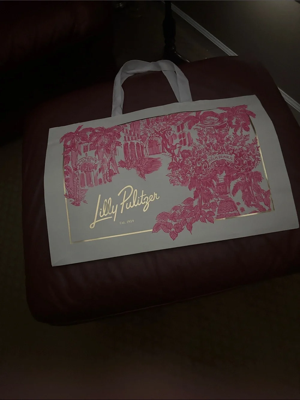 Lilly Pulitzer White Tote with Pink Illustration and Gold Logo